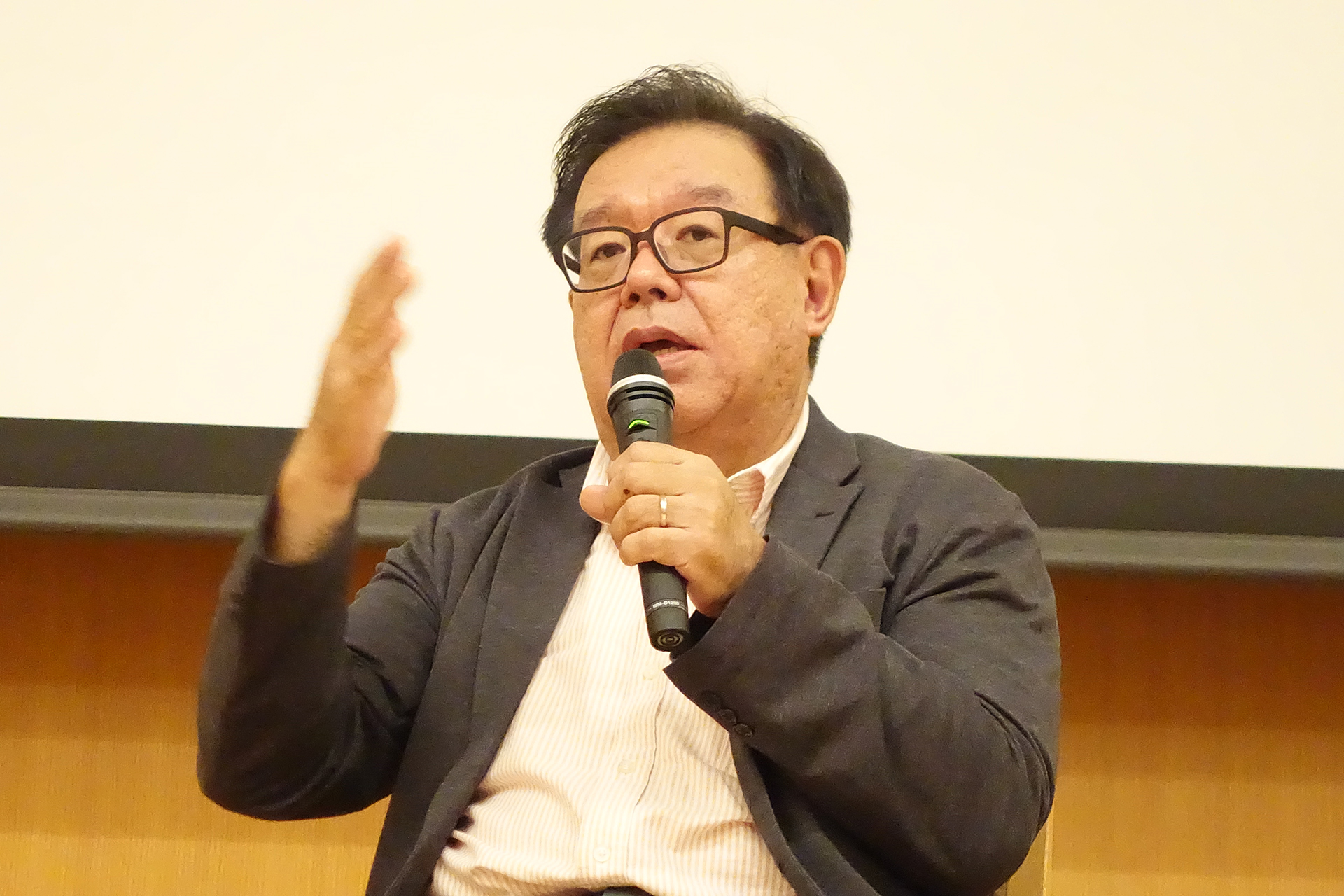 村井純氏と伊藤穰一氏が「ブロックチェーンを使い捨てのバズワードにしてはならない」と呼びかける 〜「いまこそ研究を進めレイヤー構造を確立するべき」  〜第二回BASEアライアンスワークショップ - 仮想通貨 Watch